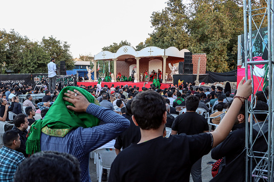 حرکت کاروان نمادین اسرای کربلا در مشهد