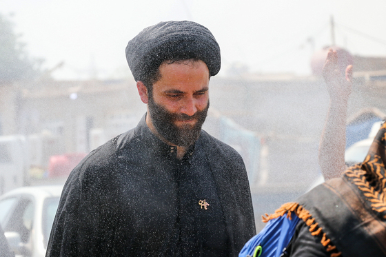 نذر آب در مسیر کربلا