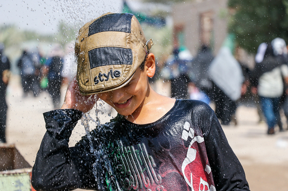 نذر آب در مسیر کربلا