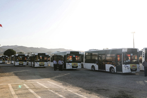 آیین رونمایی از 30 دستگاه میدل باس