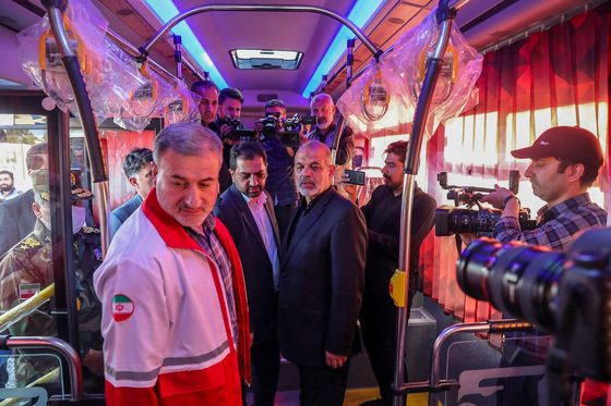 آیین رونمایی از 30 دستگاه میدل باس