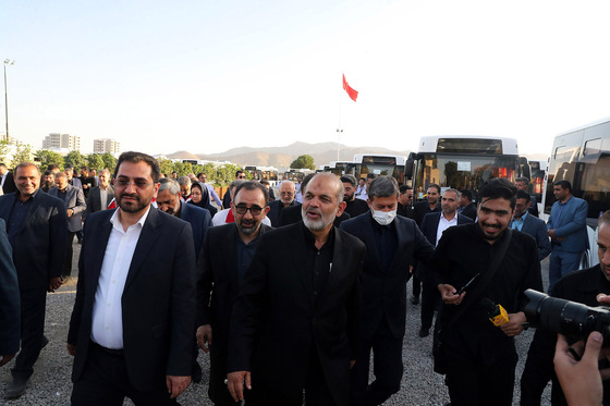 آیین رونمایی از 30 دستگاه میدل باس