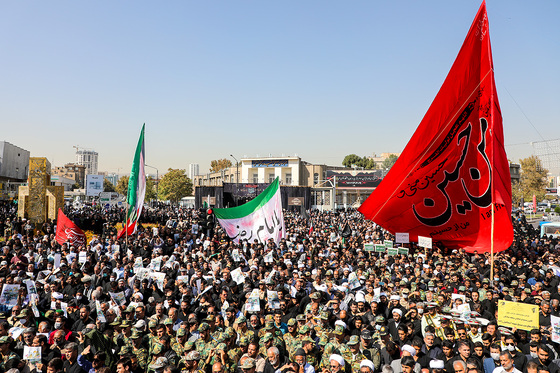 راهپیمایی مردم مشهد در محکومیت اغتشاشات اخیر و تشییع شهدای مدافع امنیت