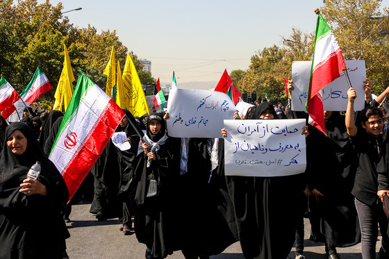 راهپیمایی مردم مشهد در محکومیت اغتشاشات اخیر و تشییع شهدای مدافع امنیت