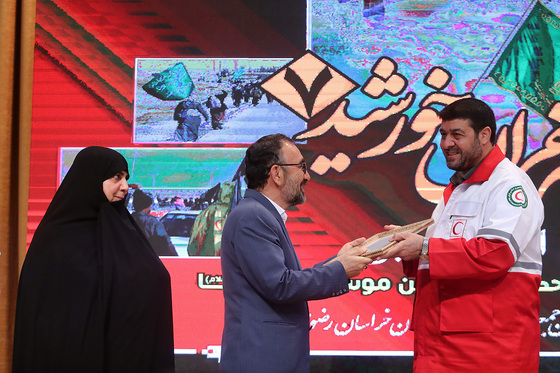  مراسم تجلیل از خادمین زائران پیاده هلال احمر
