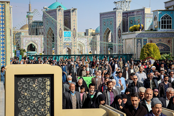 راهپیمایی اصناف، بازاریان و نمازگزاران پس از نماز جمعه مشهد