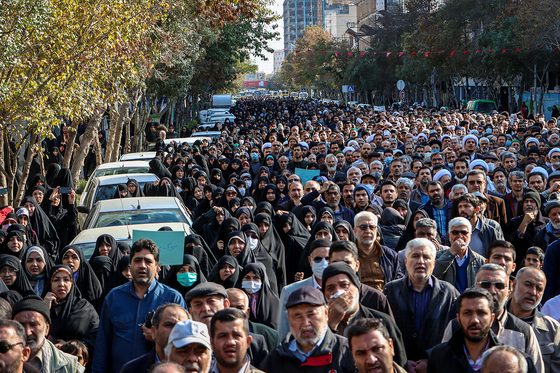 راهپیمایی اصناف، بازاریان و نمازگزاران پس از نماز جمعه مشهد