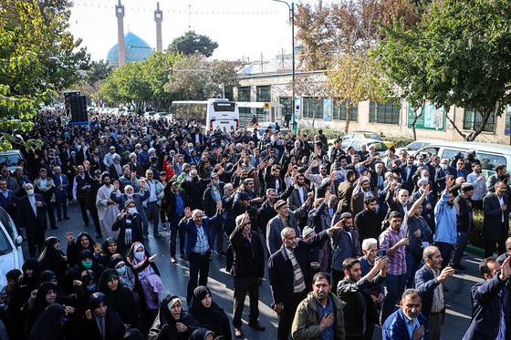 راهپیمایی اصناف، بازاریان و نمازگزاران پس از نماز جمعه مشهد