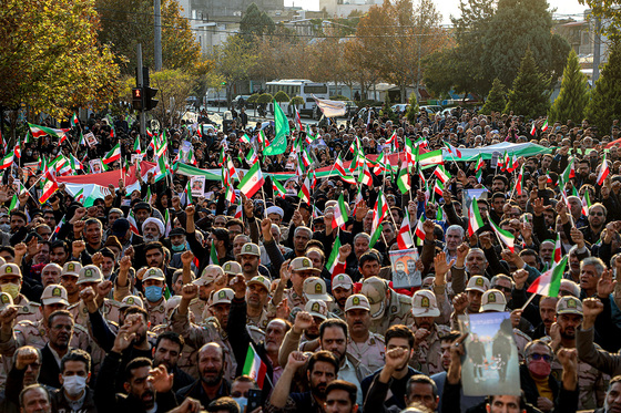 تشییع با شکوه 3 شهید مدافع امنیت در مشهد