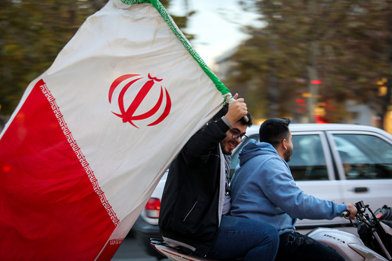  شادی مردم مشهد بعد از برد تیم ملی ایران