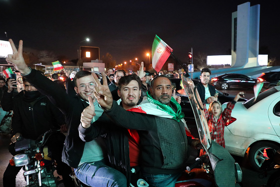  شادی مردم مشهد بعد از برد تیم ملی ایران