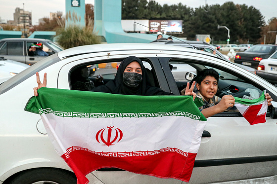 شادی مردم مشهد بعد از برد تیم ملی ایران 2