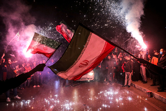 شادی مردم مشهد بعد از برد تیم ملی ایران 2