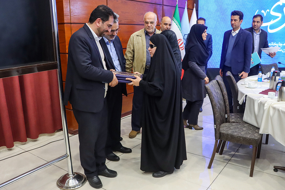 نشست شهردار مشهد با همکاران دارای نیازهای ویژه شهرداری