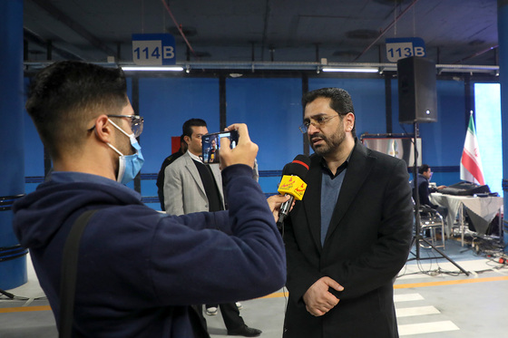 بهره‌برداری از پارکینگ هوشمند هشت‌آباد در میدان شهدا مشهد