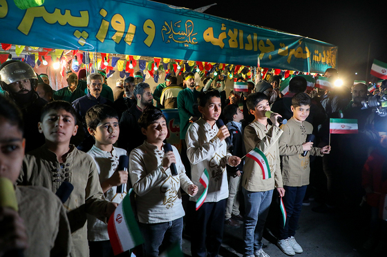 گلباران حرم مطهر رضوی در شب میلاد جوادالائمه (ع)