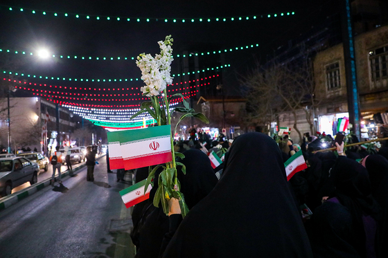 گلباران حرم مطهر رضوی در شب میلاد جوادالائمه (ع)