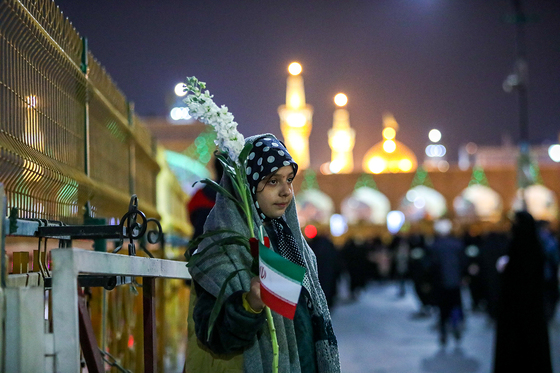 گلباران حرم مطهر رضوی در شب میلاد جوادالائمه (ع)