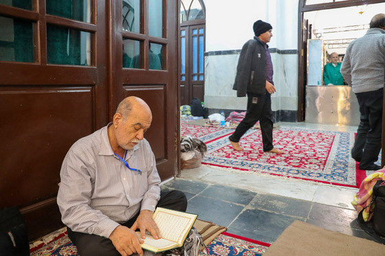 آیین معنوی اعتکاف در حرم امام رضا (ع)