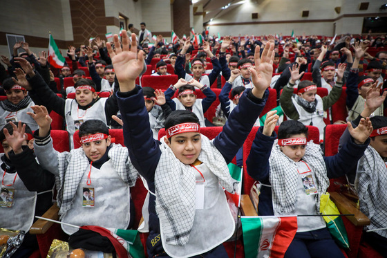  مراسم اختتامیه عهد کودکان دبستانی با حاج قاسم سلیمانی