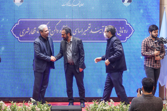 مراسم رونمایی از اتمام فرآیند تعمیر اساسی ۱۱ دستگاه واگن خط یک قطار شهری مشهد