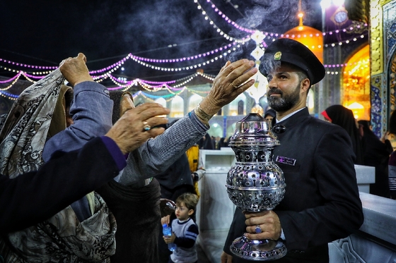 بازگشایی صحن انقلاب حرم مطهر رضوی در آستانه نیمه شعبان