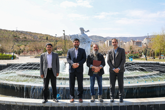 آیین رونمایی از المان «مرغ باغ ملکوت»