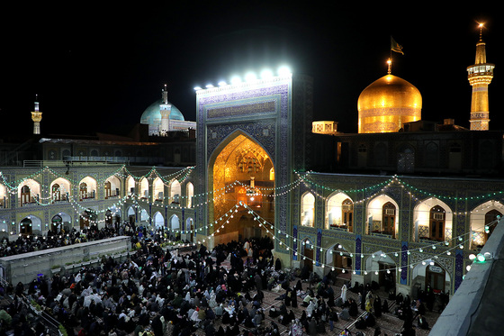 تحویل سال 1402 در حرم مطهر امام رضا (ع)
