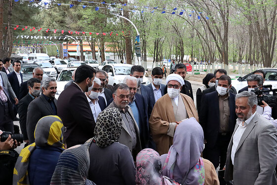 بازدید تولیت آستانه قدس و مسولان استانی از روند خدمت رسانی به زائران نوروزی