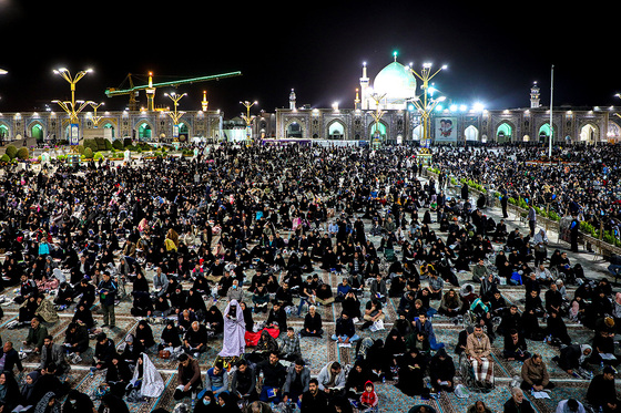 مراسم احیاء شب ۱۹ ماه رمضان در حرم مطهر رضوی