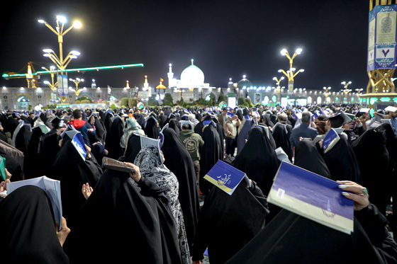 مراسم احیاء شب ۱۹ ماه رمضان در حرم مطهر رضوی