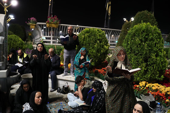 مراسم احیاء شب 21 ماه رمضان در حرم مطهر رضوی