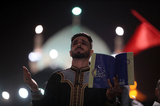 مراسم احیاء شب 21 ماه رمضان در حرم مطهر رضوی