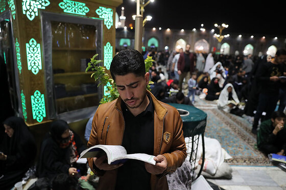 مراسم احیاء شب 21 ماه رمضان در حرم مطهر رضوی