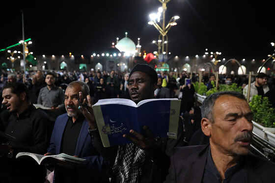 مراسم احیاء شب 21 ماه رمضان در حرم مطهر رضوی