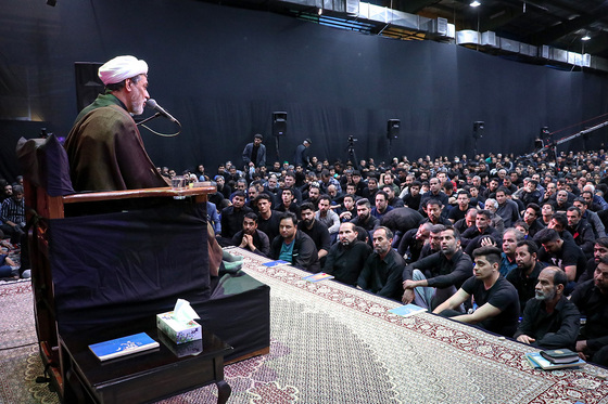 مراسم احیاء شب ۲۱ ماه رمضان و وداع با پیکر شهید گمنام در شهرک شهید رجایی