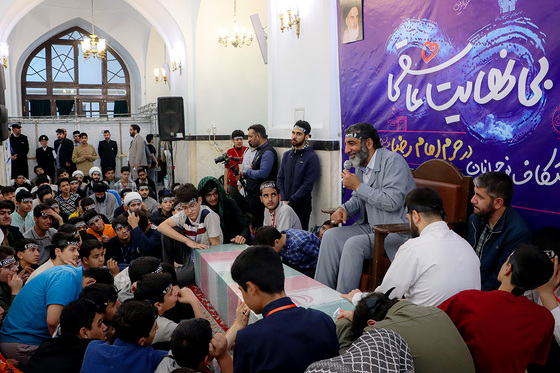 آخرین روز اعتکاف نوجوانان دهه هشتادی در حرم مطهر رضوی