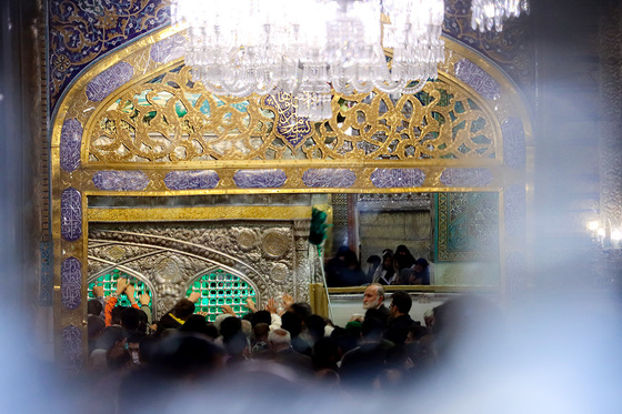 آخرین روز اعتکاف نوجوانان دهه هشتادی در حرم مطهر رضوی