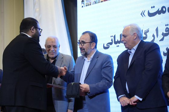 آیین تجلیل از خادمان قرارگاه عملیاتی خدمات سفر 