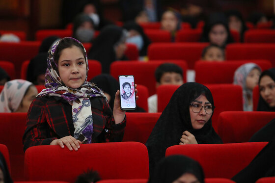 مراسم رونمایی از تقریظ رهبر انقلاب بر کتاب 