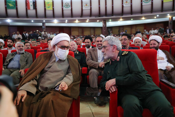 مراسم رونمایی از تقریظ رهبر انقلاب بر کتاب 