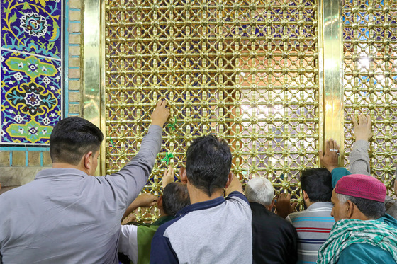  چراغانی حرم مطهر رضوی به مناسبت دهه کرامت