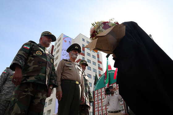 مراسم بهره برداری از طرح ۸۸۸ واحدی منازل سازمانی ارتش در مشهد 