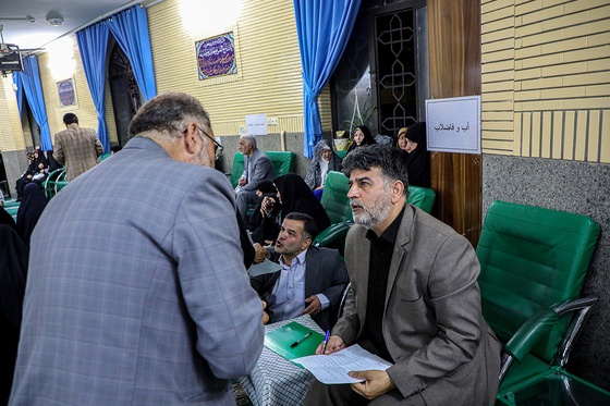 دیدار مردمی فرماندار و مدیران ۱۵ دستگاه اجرایی با اهالی منطقه ۹ مشهد
