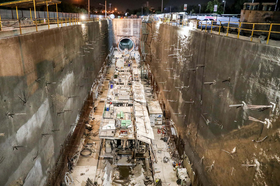 عملیات انتقال دستگاه TBM حفاری قطار شهری