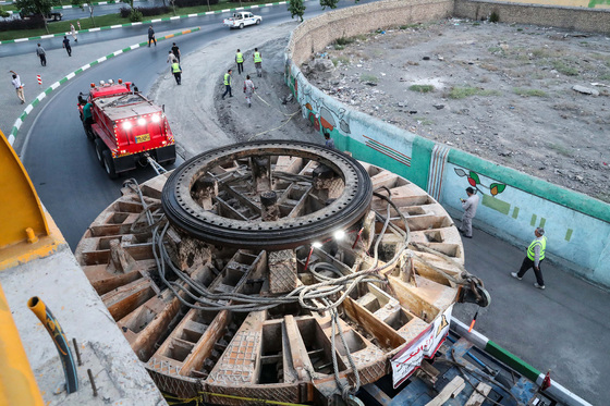 عملیات انتقال دستگاه TBM حفاری قطار شهری