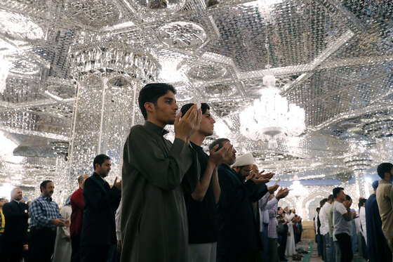 نماز عید قربان در حرم مطهر رضوی