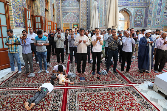 نماز عید قربان در حرم مطهر رضوی