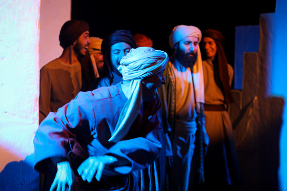 نمایش آئینی «آهوان» 