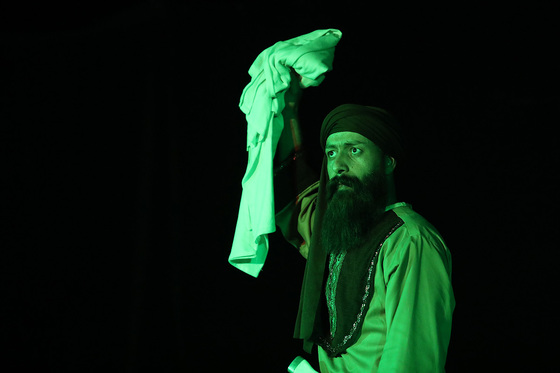 نمایش آئینی «آهوان» 